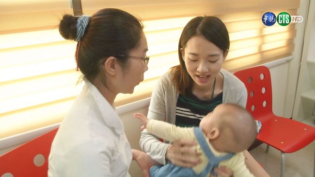 【午間搶先報】醫院開班授課 教小爸媽如何"育兒" | 華視新聞