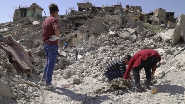IS昔日敘利亞據點驚見萬人塚 估有200具遺體 | 華視新聞