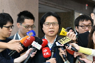 反年改團體暴力攻擊 葉俊榮:"依法究辦 絕不寬貸"