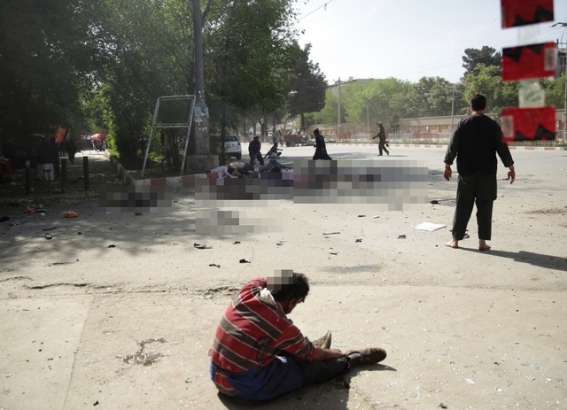 阿富汗首都爆炸釀21死 法新社記者不幸喪命 | 阿富汗爆炸，現場死傷者(翻攝美聯社)