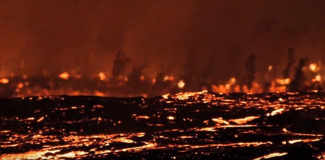 夏威夷熔岩流竄 "火河"溫度超過1000度 | 華視新聞