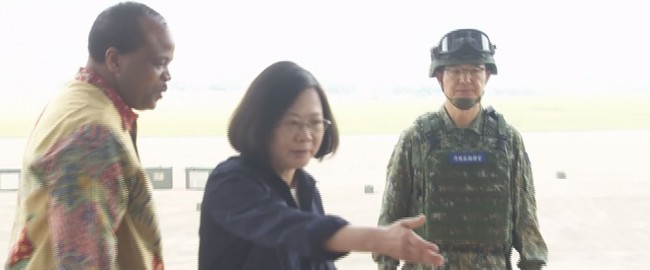 【午間搶先報】清泉崗反空降 模擬敵軍空投人車 | 華視新聞