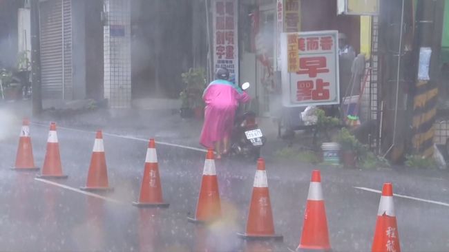【午間搶先報】高屏降下大雨 東琉線下午停航 | 華視新聞