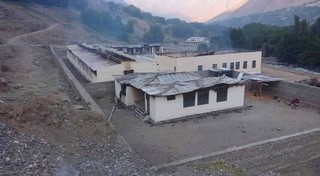 不讓女性受教育 巴基斯坦12學校遭燒毀