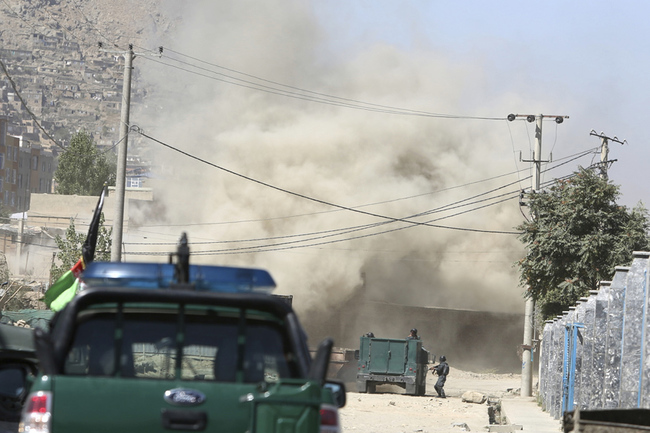 阿富汗總統府遭攻擊 官方出動直升機掃蕩 | 華視新聞