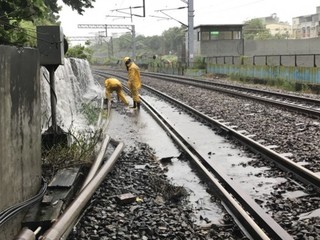豪雨淹水! 18:00前台鐵自強南下僅駛至嘉義