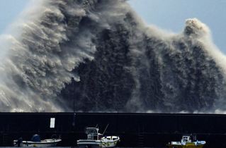 颱風西馬隆撲日本 造成4.5萬戶停電