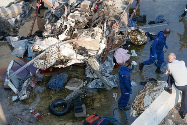 土耳其非法移民卡車翻落 已知至少19人罹難 | 華視新聞