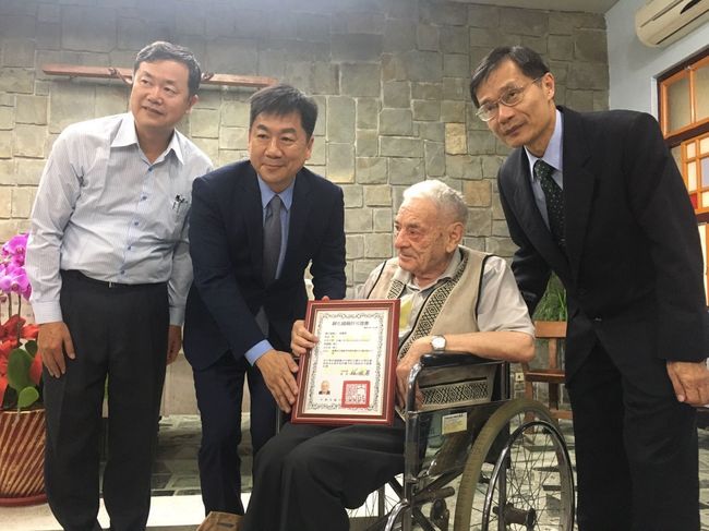 57年奉獻原住民  瑞士神父雷震華成為台灣人 | 華視新聞