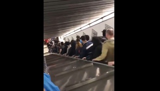 羅馬「失速電扶梯」 乘客踩踏釀24傷