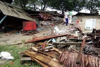 【印尼海嘯】死亡人數攀至62人 外交部備妥運輸機待命