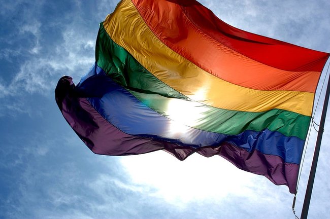 同性婚姻專法出爐！同性伴侶滿18歲可合法結婚 | 華視新聞