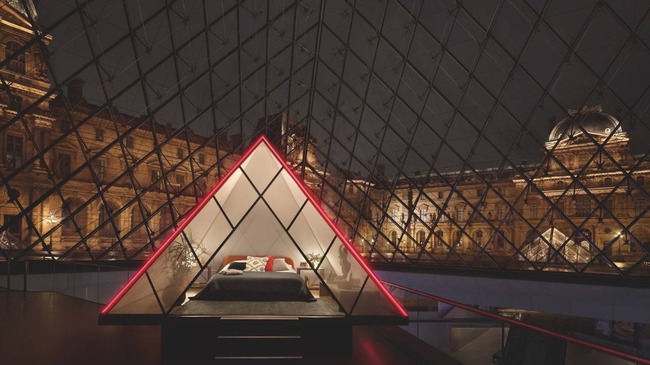 Airbnb夜宿羅浮宮超夢幻！與蒙娜麗莎小酌、獨佔博物館 | 華視新聞