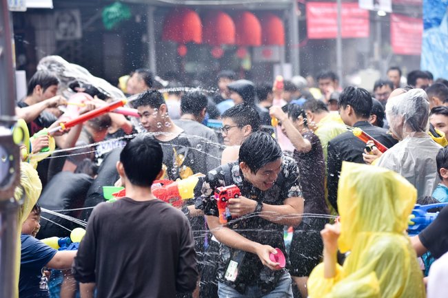 友善移工節慶多 台灣潑水節來了！ | 華視新聞
