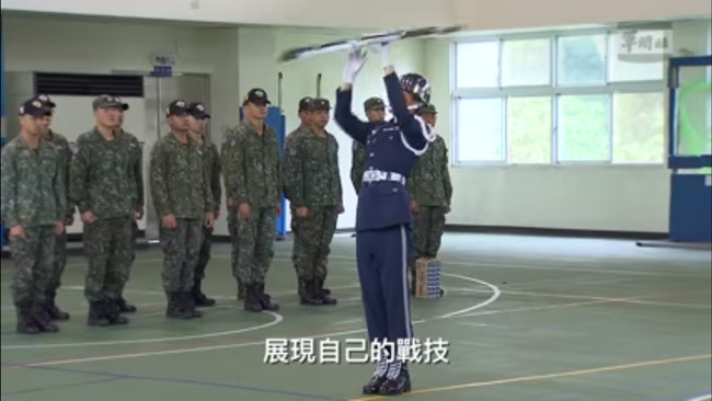 空軍下士赴美參加儀隊錦標賽 國防部發影片打氣 | 華視新聞