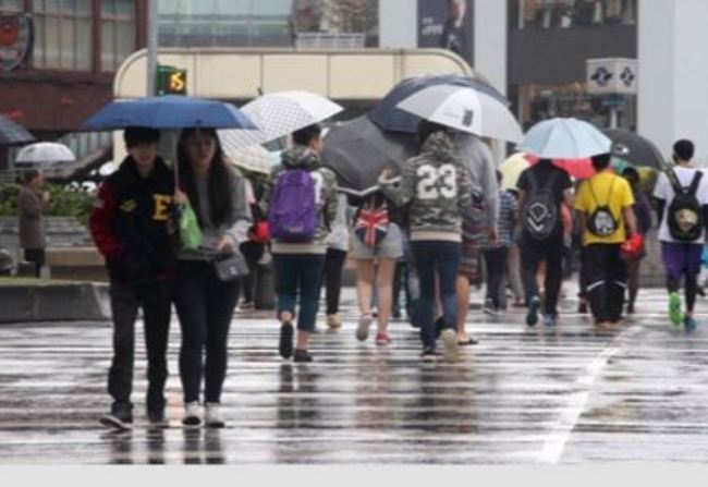 6縣市大雨特報 中部以北白天降雨趨緩 | 華視新聞
