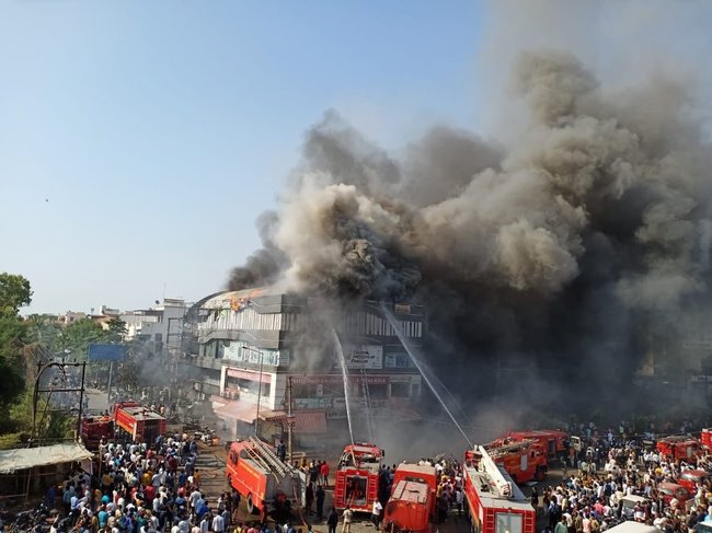 印度蘇拉特培訓中心大火 至少19學生死亡 | 華視新聞