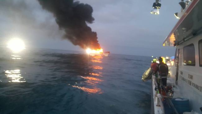 蘇澳籍「和旺88」漁船海上起火 30船員均獲救 | 華視新聞