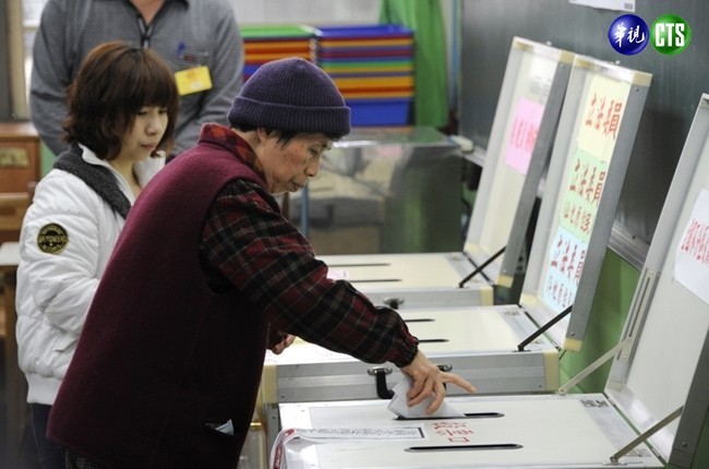 防「邊投邊開」亂象 明年大選擬增1500投票所 | 華視新聞