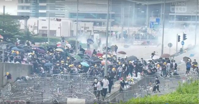 快訊》港警發射催淚彈 反送中衝突升級 | 華視新聞