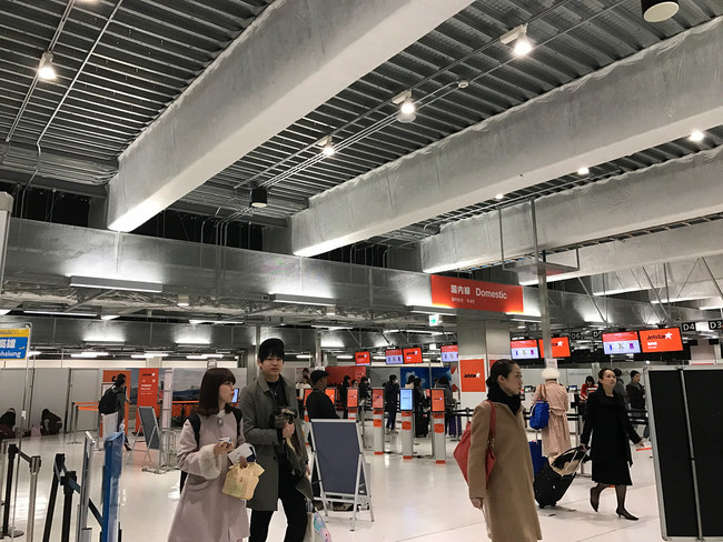 日本機場實施臉部辨識 觀光客出境將過自動門 | 華視新聞