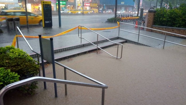 受大雷雨影響 北捷4站出口一度積水已消退 | 華視新聞