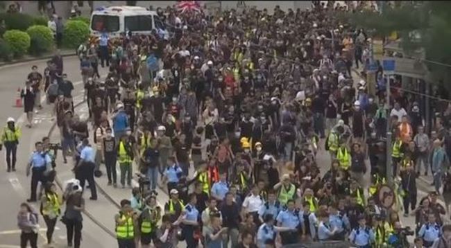 香港7.28示威行動 44人遭控「暴動罪」 | 華視新聞