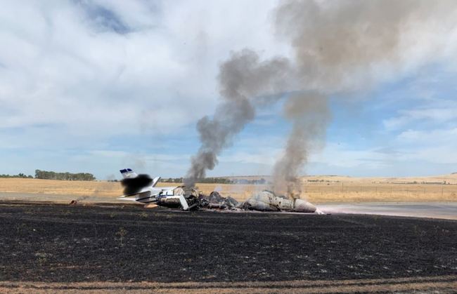 北加州小飛機失控起火 所幸無人傷亡 | 華視新聞