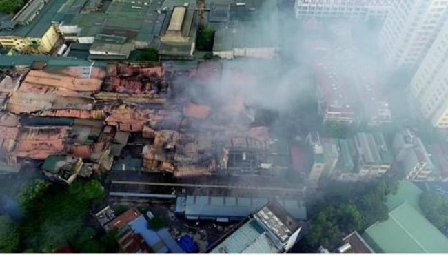 越南河內工廠大火毒氣瀰漫 當局警告勿吃當地食物 | 華視新聞