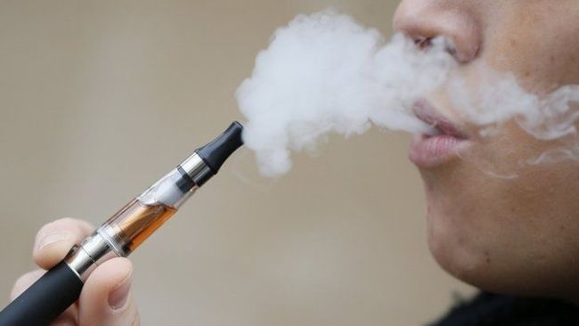疑吸食電子煙致肺病死亡 美國增第三例 | 華視新聞
