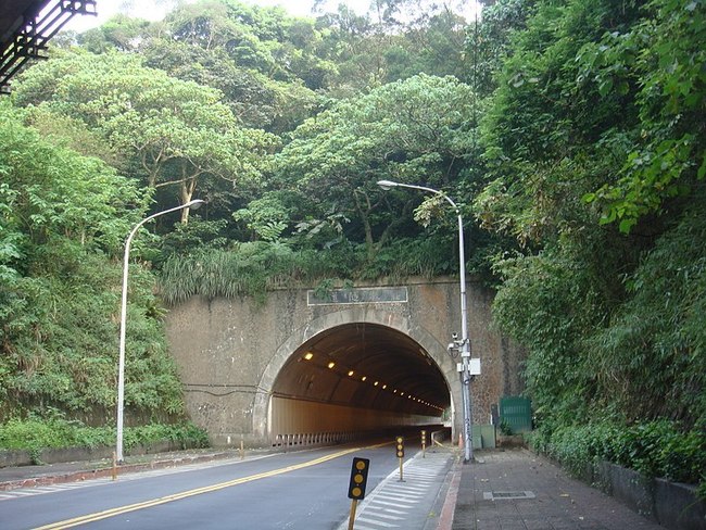 用路人注意！北市8座隧道9/18起進行照明更新 | 華視新聞