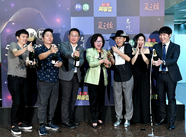 金鐘54華視喜獲雙獎 《超級》佼亮18年後再奪金鐘 | 華視新聞