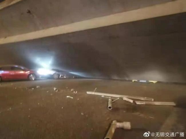 【更新】江蘇高架橋倒塌3輛車遭壓 原因疑為貨車嚴重超載 | 華視新聞