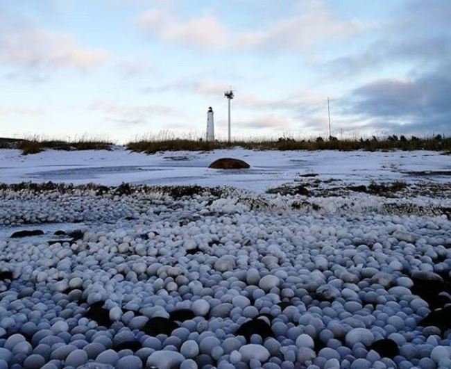 芬蘭海灘出現罕見千萬「冰蛋」 專家曝形成原因 | 華視新聞
