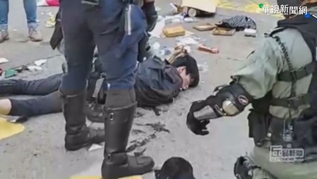 香港大三罷 失控警連開3槍2人倒地 | 華視新聞