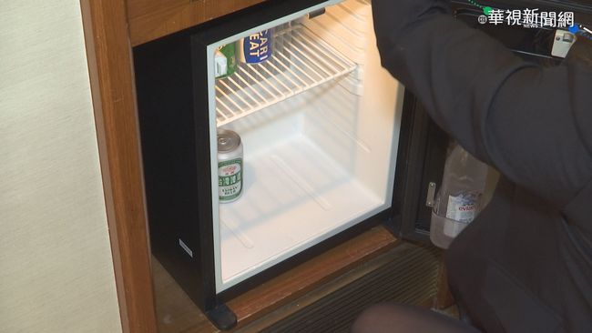 飲料冰飯店冰箱 遊客遭收「置物費」 | 華視新聞