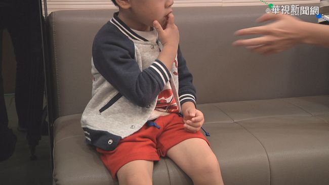 【台語新聞】家有「虎媽」 10歲男童指甲咬到變形 | 華視新聞