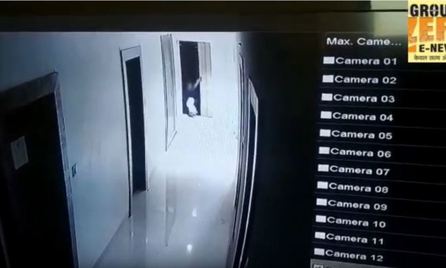 【影】搭電梯要注意！印度男踩空墜落死亡 | 華視新聞