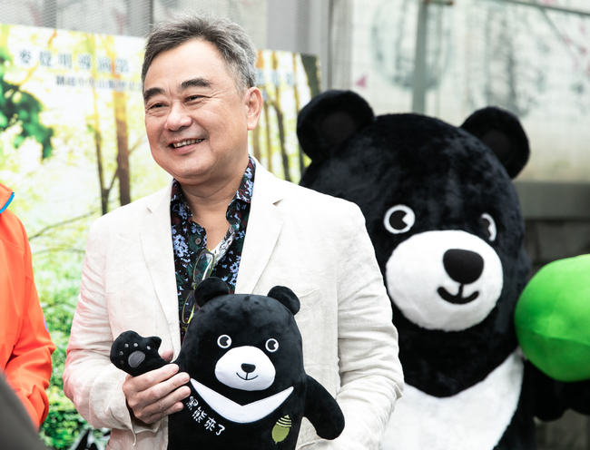 為《黑熊來了》寫主題曲 陳昇直言「我等了20年」 | 華視新聞