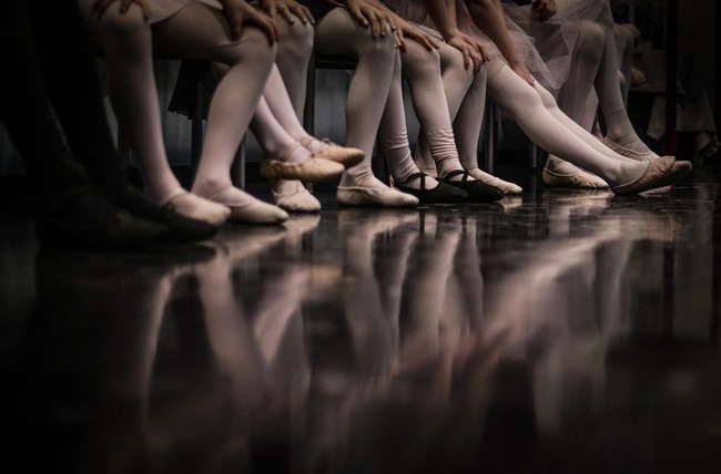 逼學生抽菸控制身材?!  維也納芭蕾舞學院爆虐待 | 華視新聞