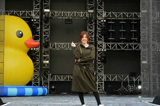 蘇慧倫重現經典變身三部曲  超大黃色小鴨登跨年舞台 | 華視新聞