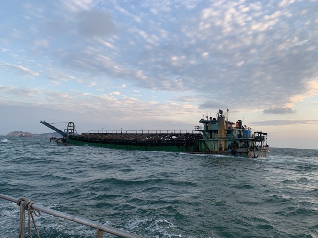 中國抽砂船偷盜上千噸海砂 船被沒收.3千萬起標 | 華視新聞