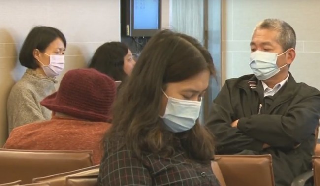 武漢肺炎疫情若升溫 台鐵：可拒載未戴口罩乘客 | 華視新聞