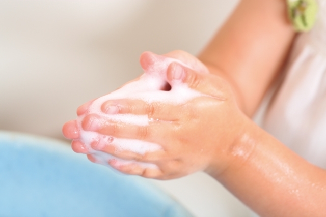 健康民眾戴口罩恐降洗手頻率 WHO代表：反增風險 | 保持手部清潔為防疫重要做法。 (資料照片)