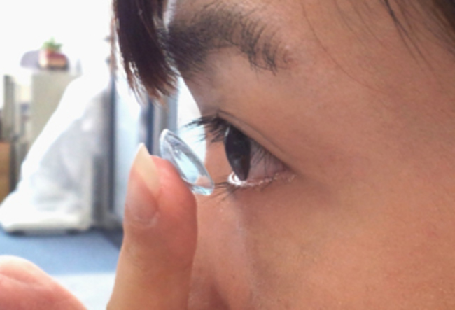 隱形眼鏡增感染風險!? 專家籲換回鏡框眼鏡 | 華視新聞