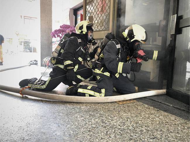 民間捐中市唯一「火場搜索利器」 消防局：若狀況良好將普及 | 華視新聞
