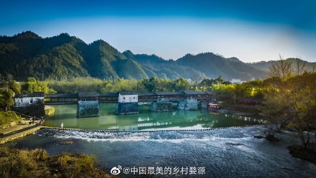中國800年「彩虹橋」被沖塌 官方信心喊話：只是皮外傷 | 「彩虹橋」過去景緻。