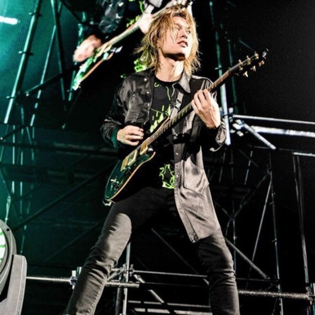 「ONE OK ROCK」吉他手Toru染武肺！ 病況穩定 | 華視新聞