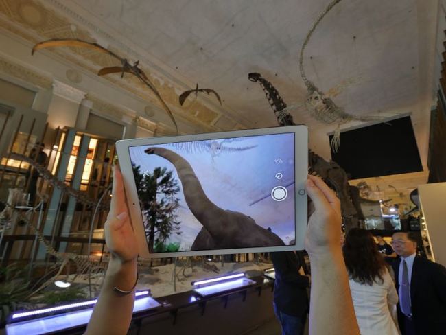 「博物館驚魂夜」真實上演！ 臺博館用AR讓恐龍「復活」 | 華視新聞