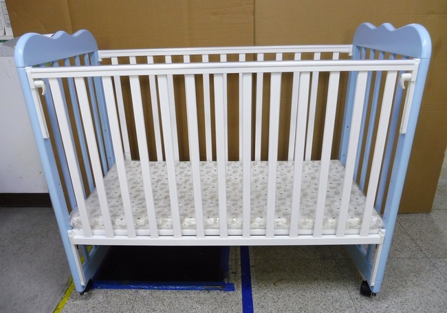 嬰兒床怎挑較安全? 經濟部曝第一步選法 | 華視新聞